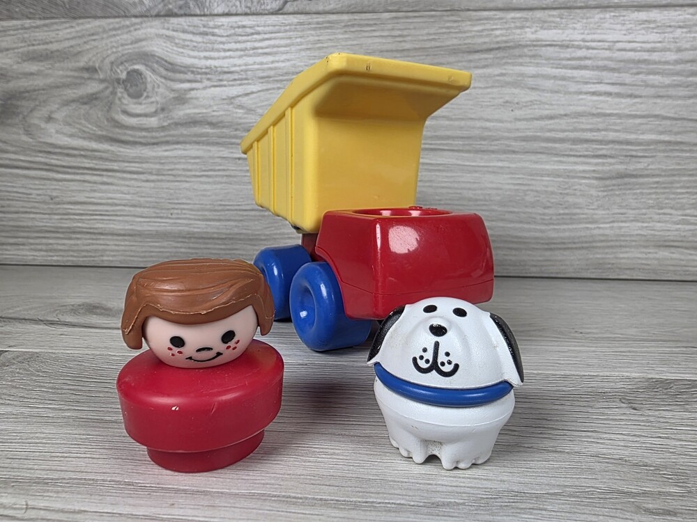 Vtg Fisher-Price Plastic Toy Dump Truck w Two Small Figures Yellow Red Blue SU63